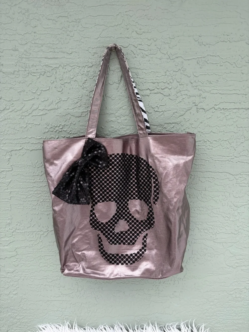 Braciano Skull Tote Shoulder Bag Womens Large Metallic Silver Sequin Bow